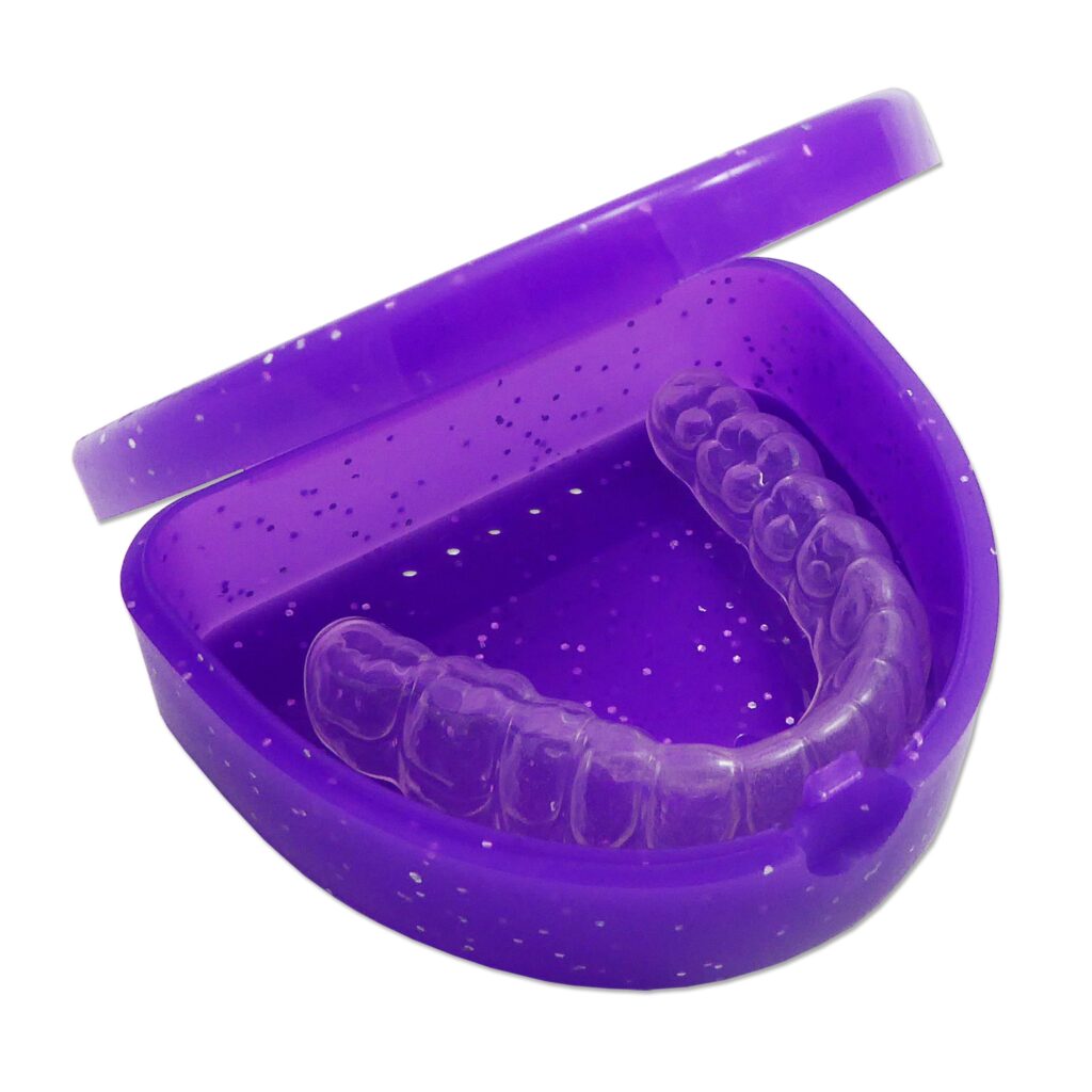 Deep Retainer Case with Clear Aligner